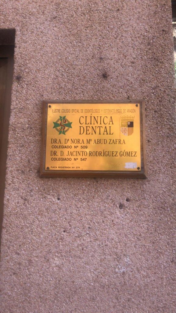 clinica dental brea de aragon